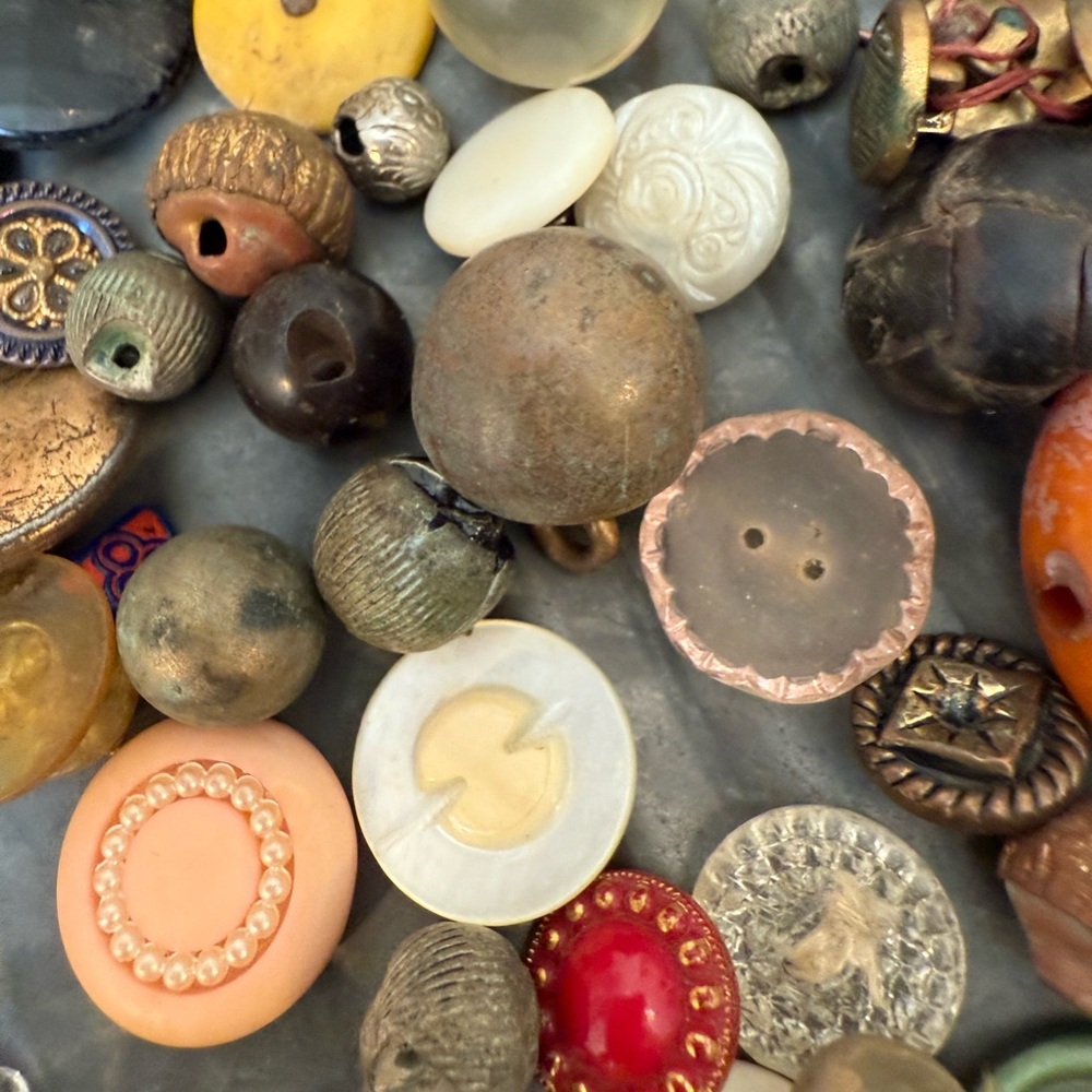 Vintage Button Collection - Picture 10 of 10